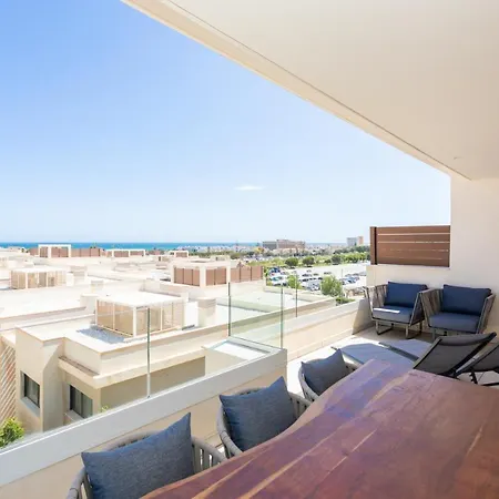 Apartment Vida Feliz: Beachside Luxury With Sea Views