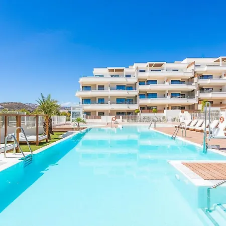 Vida Feliz: Beachside Luxury With Sea Views Apartment *