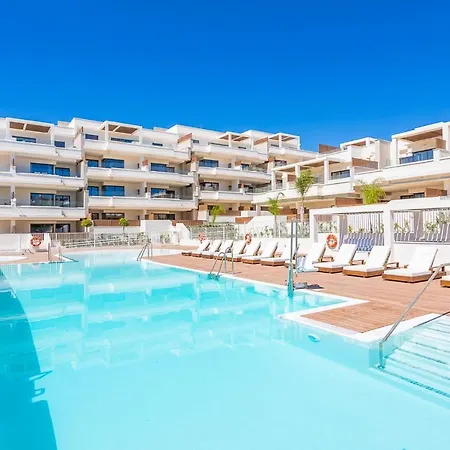 Apartment Vida Feliz: Beachside Luxury With Sea Views