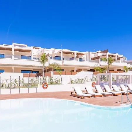 Vida Feliz: Beachside Luxury With Sea Views Apartment *